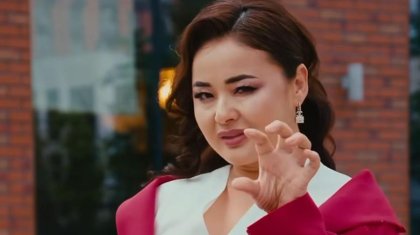 «Жәй-жәйдан баурап алды»: Мөлдір Мұқан алғашқы махаббаты туралы ашық айтты