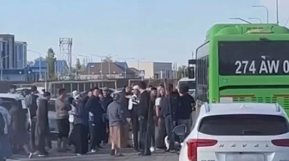 Атырау облысында 8 жастағы баланы автобус қағып кетті