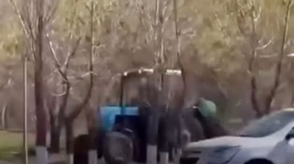 Мас күйде болған: Астанада тракторшы жол ережесі өрескел бұзды