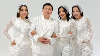 «Ересек адам ретінде шешім қабылдадым»: Абай Бегейдің хиджабын шешкен үлкен қызы көпшілікке үндеу жасады