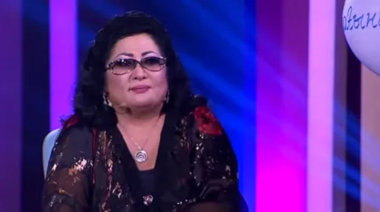 «Суға батып кетті»: Мақпал Жүнісова марқұм ағасын еске алып, елді жылатты (ВИДЕО)
