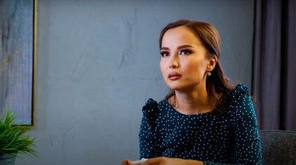 «Айқынның бірінші әйелімен жақсы араласам»: Жұлдыз Өмірғали өзінің ақылымен елді тәнті етті (ВИДЕО)