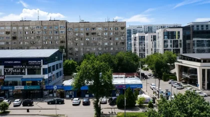 Алматыда қарт әже тұрғын үйдің бесінші қабатынан құлап көз жұмды