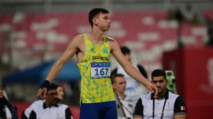 Максим Сажнев ел рекордын жаңартып, әлем чемпионатының финалына шықты