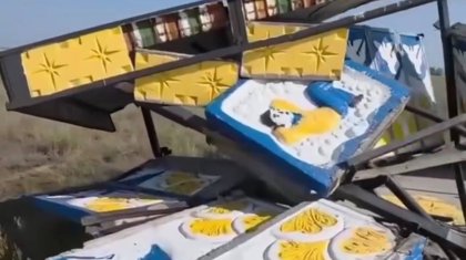 «Құлағалы тұр»: Абай облысында тұрғындар қауіпті аялдаманы жөндеуді талап етті