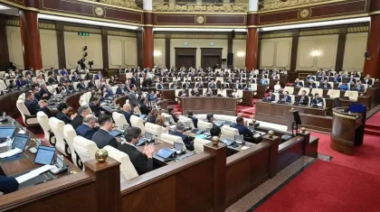 Құрылтайда сауал қоймайтын депутаттар не істейді?