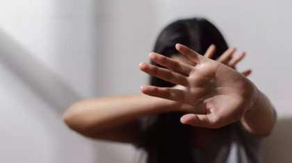 Хоккей жаттықтырушысы 14 жастағы қызды зорлады деген күдікке ілінді