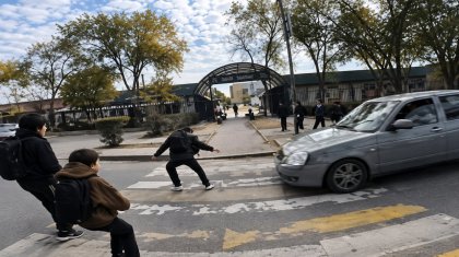 Ақтауда жаяу жүргіншілер өткелінде 11 жастағы оқушыны көлік қағып кетті