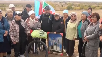 65 жастағы оралдық қария Меккеге велосипедпен барып келді
