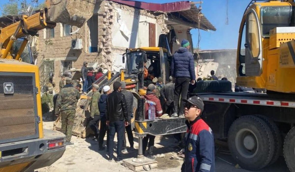 Коллаж: Azattyq Ruhy