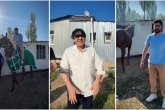 «Көкемізден хадия»: Мейрамбек Беспаев Әбдіжаппар Әлқожаға жылқы сыйлады (ВИДЕО)