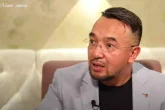 «Тірі кезінде қадірлеңдер»: Нұрлан Албан анасын еске алып, жылап қалды (ВИДЕО)