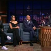 Димаш «Вечерний ургант» бағдарламасының жүргізушісіне шапан жапты (ФОТО, ВИДЕО)