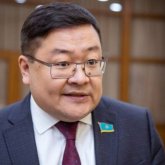 «Қазақ қызына мал секілді қарауды қою керек»: Айдос Сарым Қытаймен визасыз режим туралы айтты