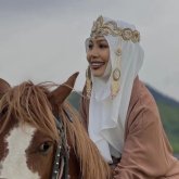 Әнші Алтынай Жолдыбаева сүйіктісін көрсетті